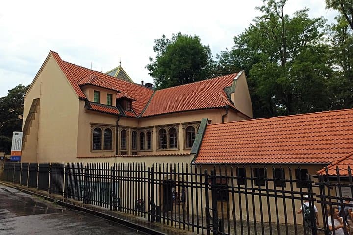 Private Old Town and Jewish Walking Tour