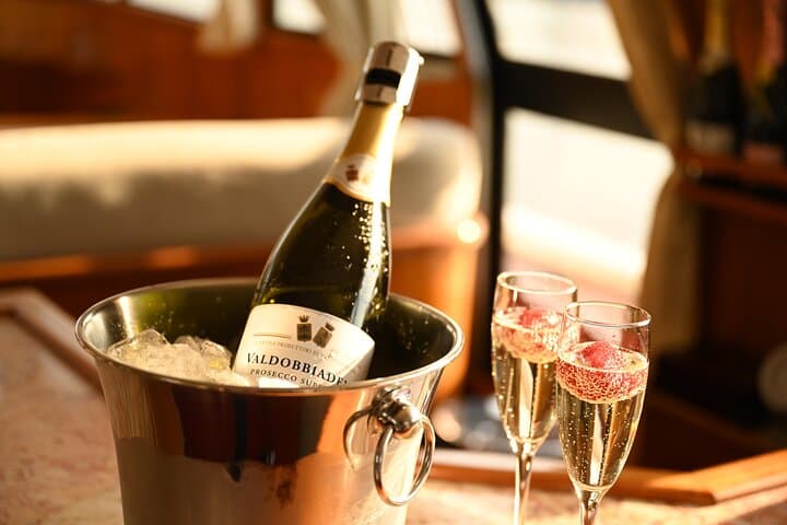 3-hour private cruise in Prague for 10 people
