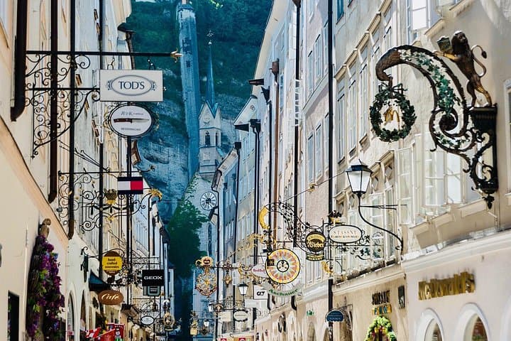Private Transfer from Prague to Salzburg with local English-speaking driver