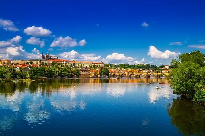 Full Day in Cesky Krumlov from Prague in English with Local