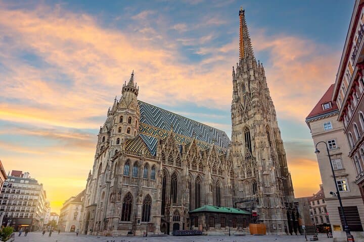 Private Day Tour from Prague to Vienna, English Speaking Driver