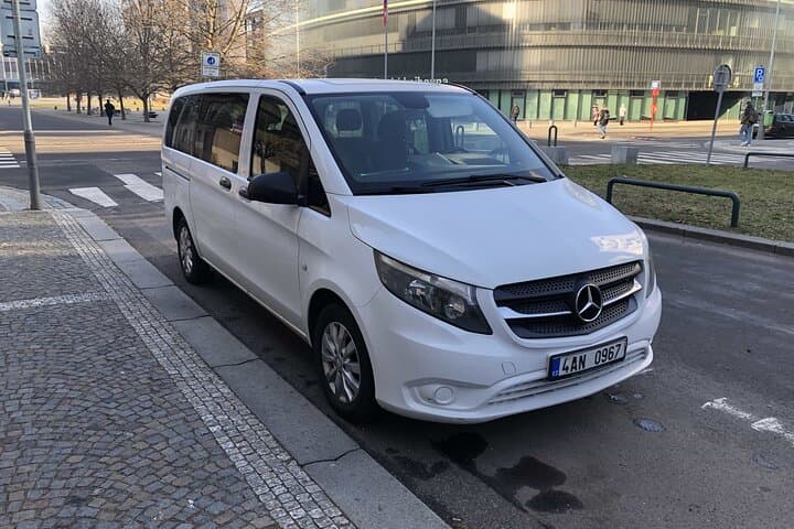 White Mercedes Vito