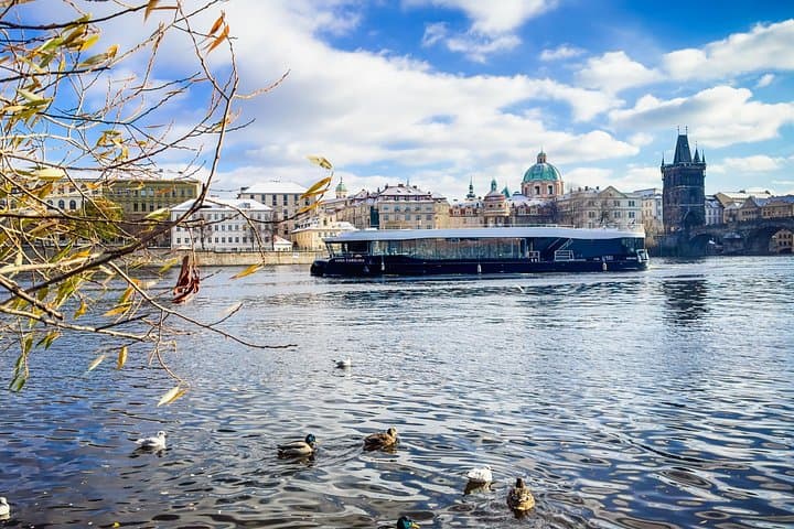 Prague: Evening Eco Cruise With a Glass of Prosecco in Bohemia