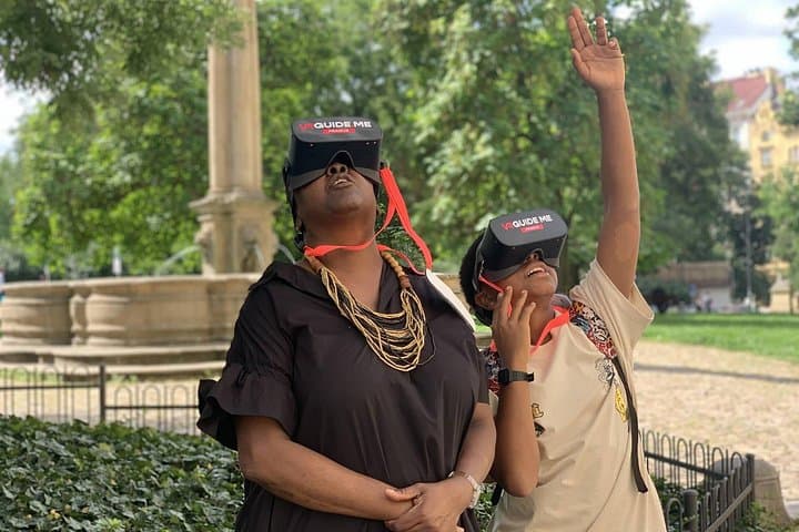 Prague City Tour with Virtual Reality