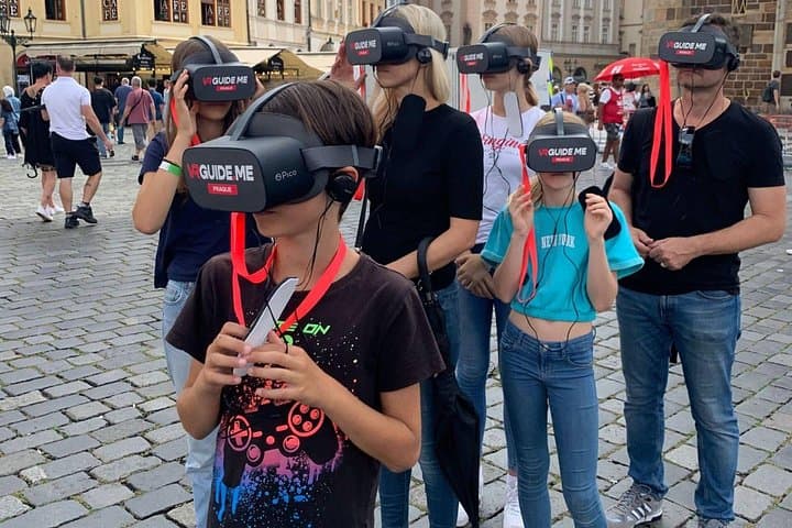 Prague City Tour with Virtual Reality