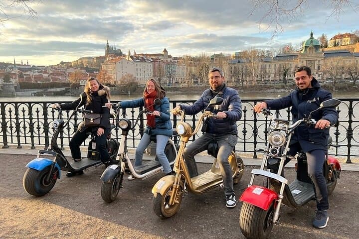 Create your own route on eScooter and enjoy Prague on wheels!