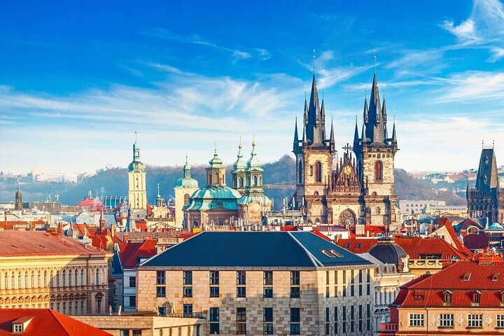 Charles Bridge & Old Town Prague Tour with Audioguide