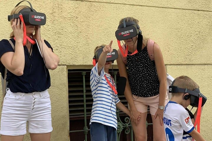 Prague City Tour with Virtual Reality