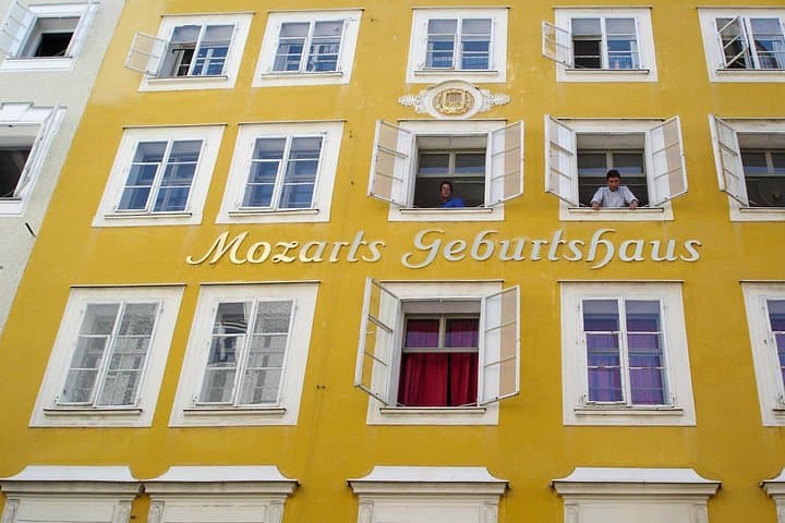 Private 2-Day Tour Prague to Salzburg Via Cesky Krumlov