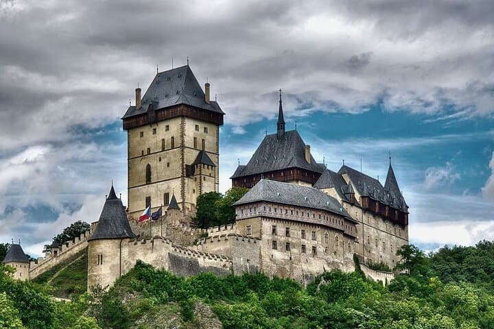From Prague: Karlštejn Castle & Caves or Pilsner Brewery Tour