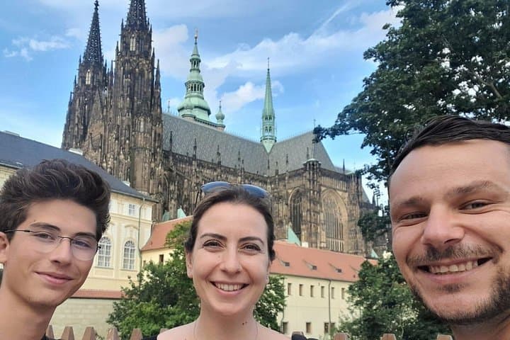 Centuries of History: Prague Castle Walking Tour 3€ + Tips