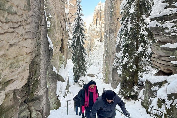 Discover Bohemia: Easy Hike, Castle Lunch & Craft Brewery