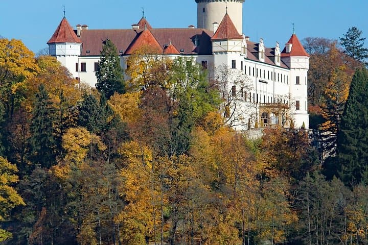 Afternoon Tea at Konopiště Castle:Taste of Aristocratic Tradition