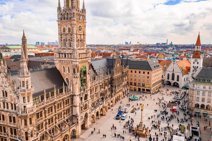 Prague to Munich Private Transfer with Sightseeing Stop