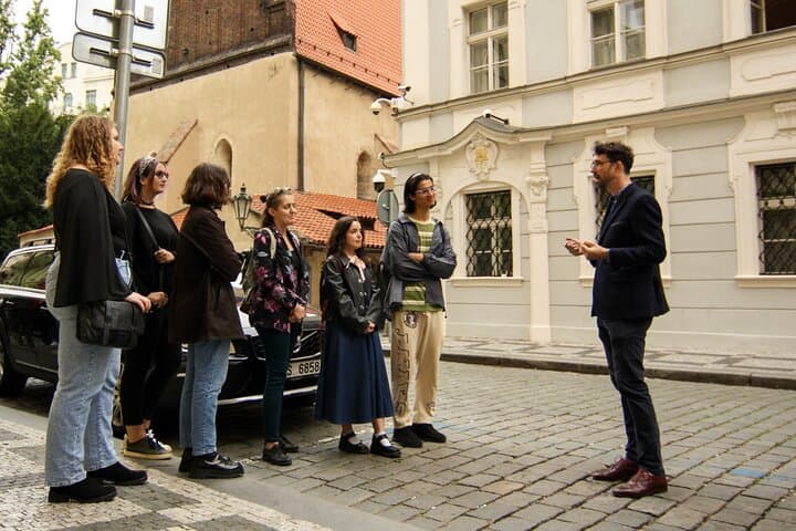 Private Tour of the Jewish Museum with Synagogues and Cemetery