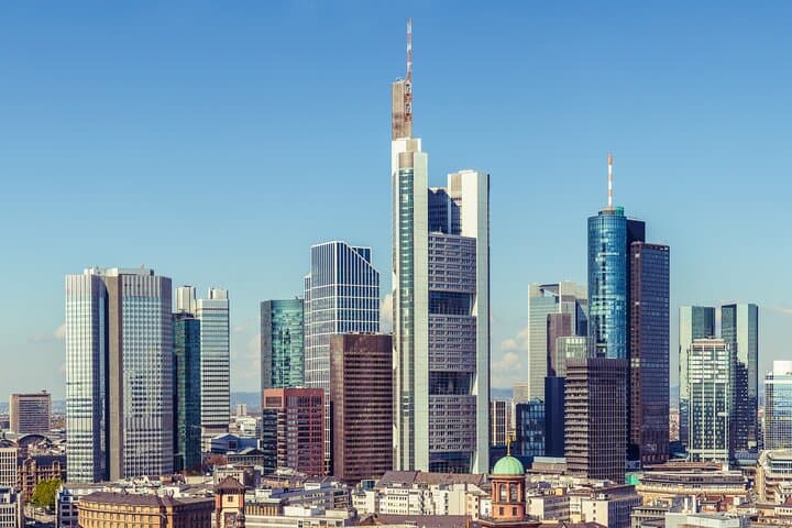 Prague to Frankfurt - Private Transfer with 2 hours of Sightseeing