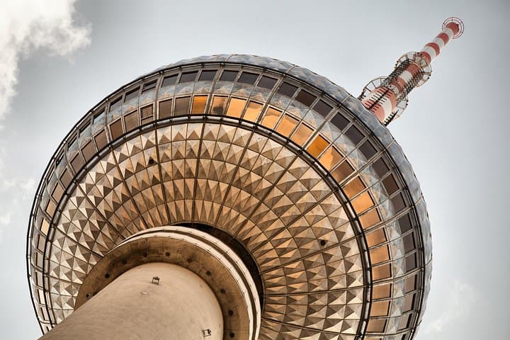Prague to Berlin - private transfer with 2 hours of sightseeing