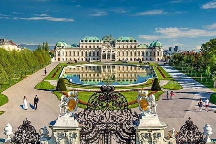1 Day Tour from Prague to Vienna & Bratislava w/ Private Transfer