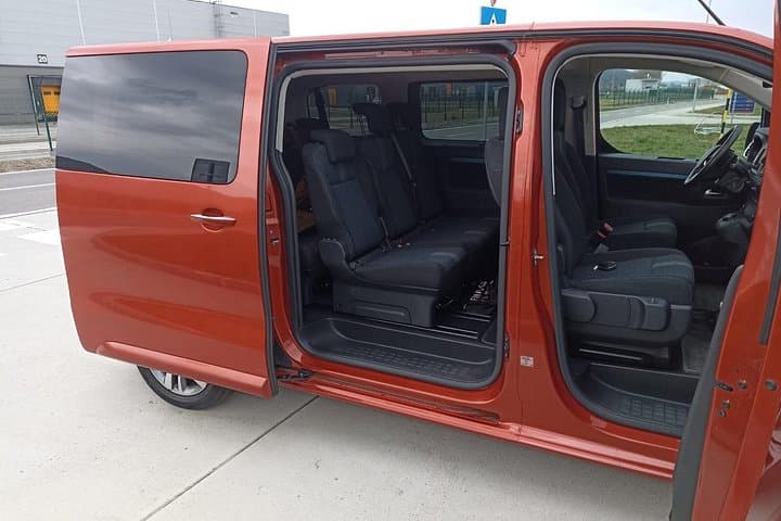 1 Day Tour from Prague to Vienna & Bratislava w/ Private Transfer