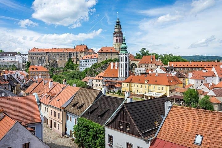 Český Krumlov – A Timeless Gem 
Step into history in Český Krumlov! With its medieval charm, winding streets, and stunning castle, this UNESCO-listed town feels like a fairytale.