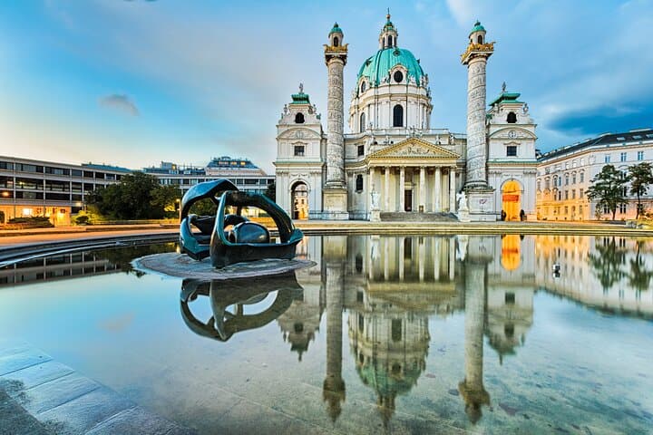 Prague to Vienna Private Transfer with Optional Sightseeing Stops