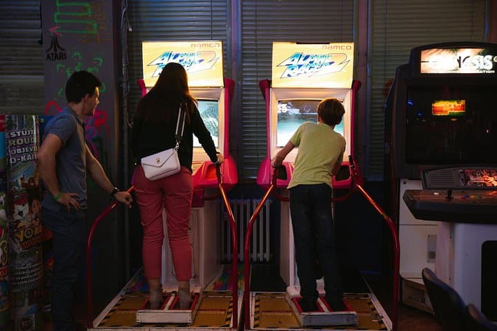 Cyber Arcade: 180+ Unlimited Play Retro & Modern Arcade Machines