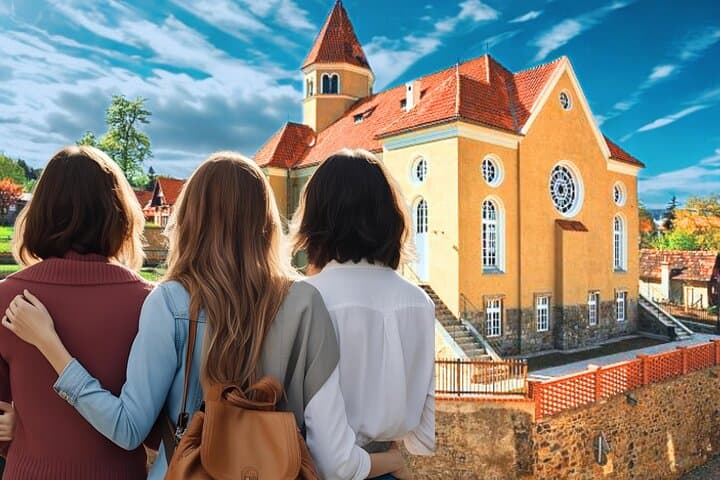 Krumlov Jewish Heritage Tour: Synagogue & Castle Interiors