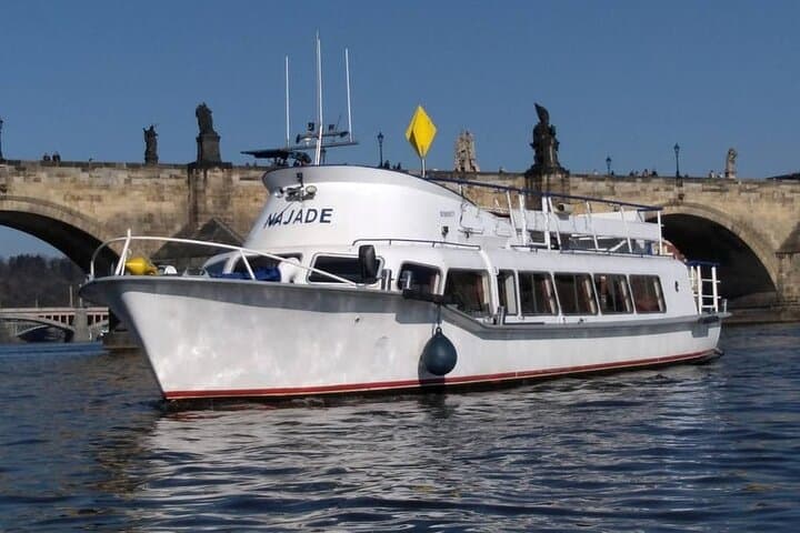 Discover Prague's Charles Bridge on Private Boat w/ unl drinks