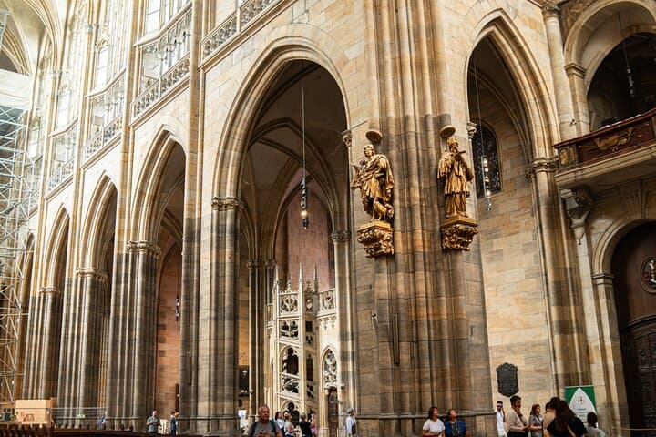 Small-Group Tour of Prague Castle with a local guide