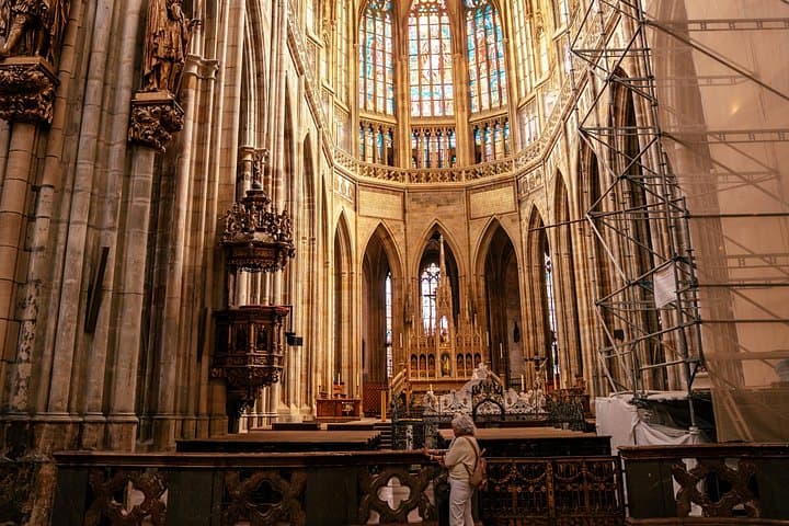 Small-Group Tour of Prague Castle with a local guide