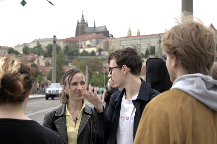 Prague Through Music: Live Guitar Folk, Dvořák, Smetana
