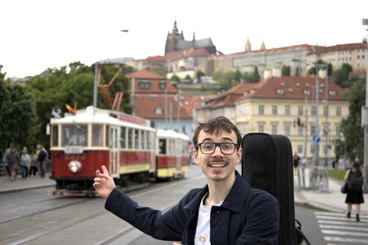 Prague Through Music: Live Guitar Folk, Dvořák, Smetana