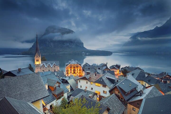 1-way Prague to Hallstatt - private transfer for up to 7 persons