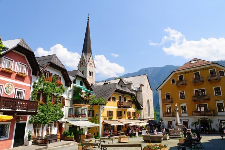 1-way Prague to Hallstatt - private transfer for up to 7 persons
