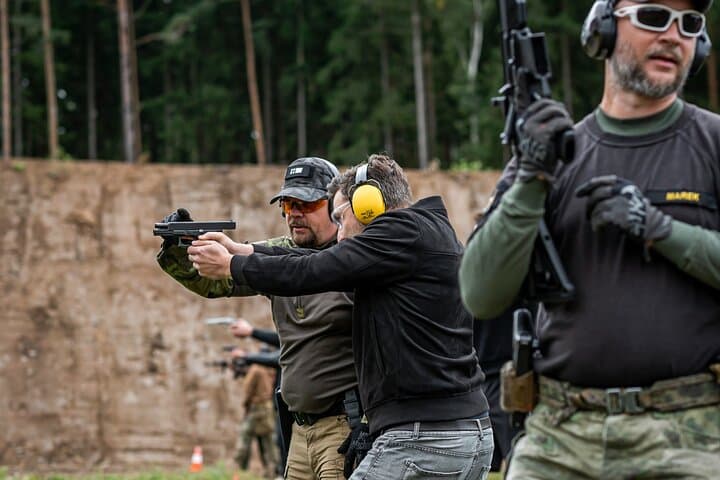 Prague: Outdoor shooting experience 3 to 10 guns + BUS Transfer