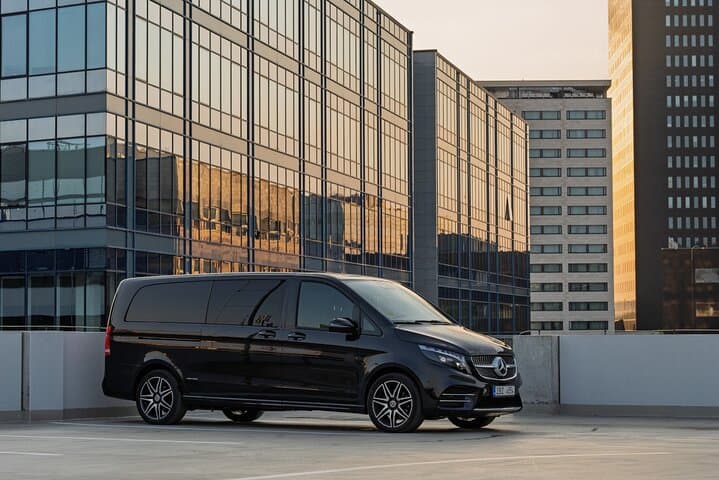 Comfortable transport from Brno to Prague airport