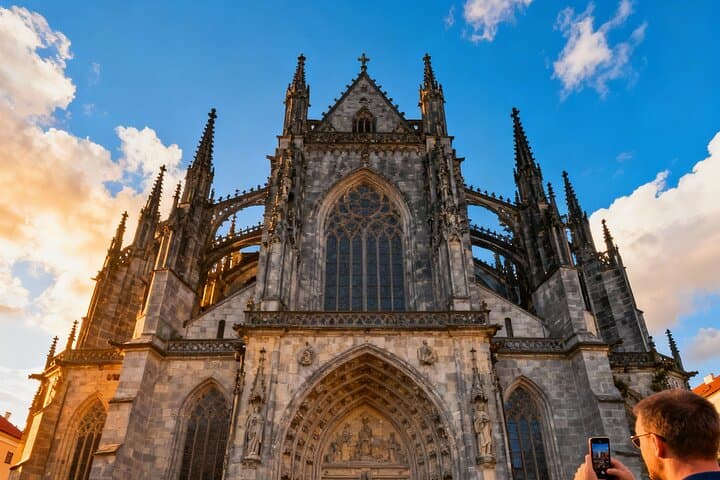Private guided car trip to Kutna Hora from Praha with Bone Church