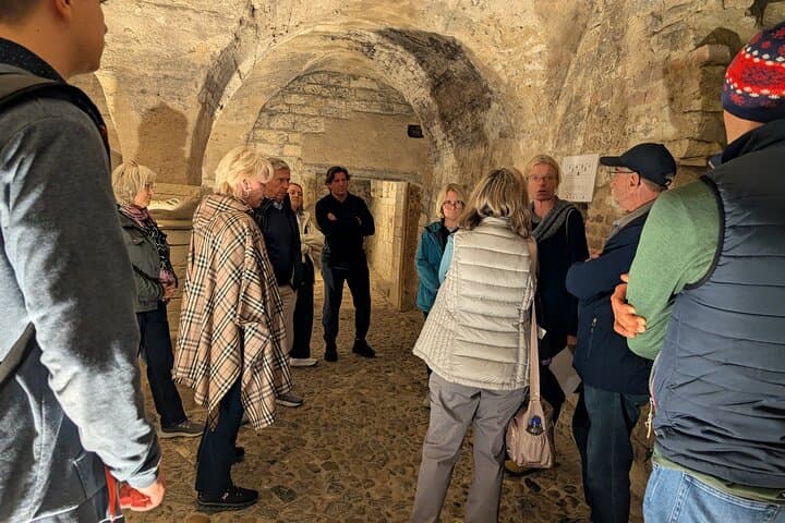 Jewish Prague: Guided Tour with Synagogues & Cemetery Entry
