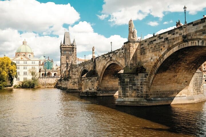 Charles Bridge (Karlův most): The mythical Prague crossing (UNESCO Heritage).