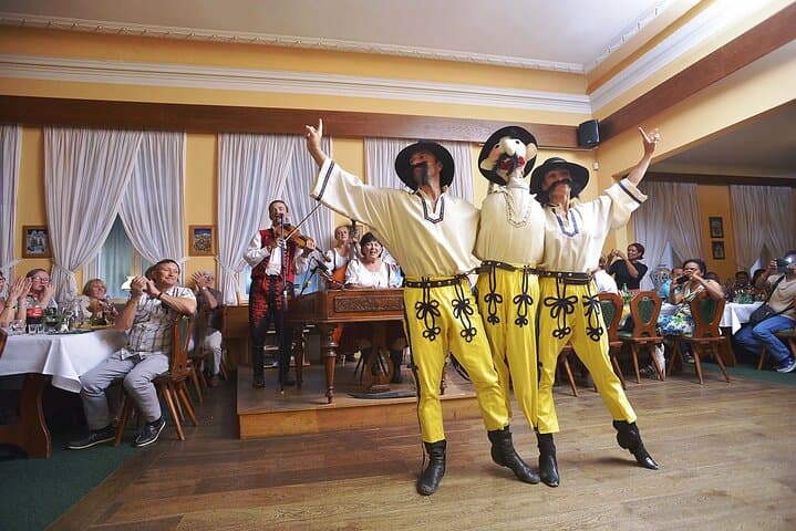 folk show, traditional dances