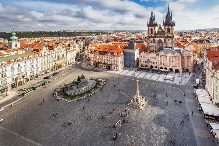 Prague Old Town Hidden Gems Tour with Local Food and Beer Tasting