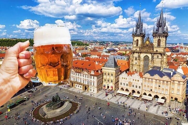 Prague Old Town Hidden Gems Tour with Local Food and Beer Tasting
