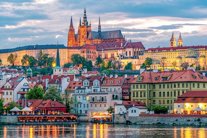 Prague: PRG Airport Private Transfer to/from City Center