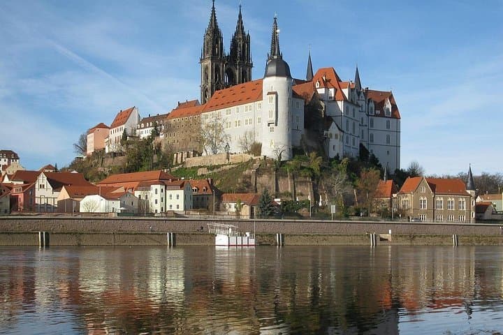 Prague to Berlin Private Transfer with 2 hours of Sightseeing