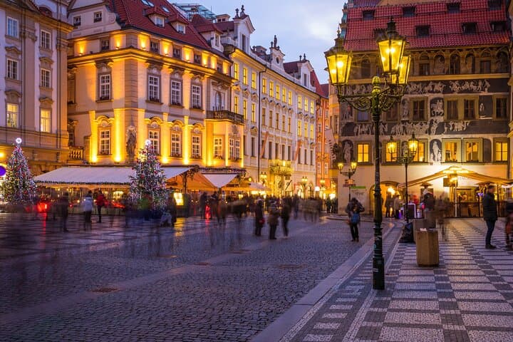 Charles Bridge & Old Town Prague Tour with Audioguide