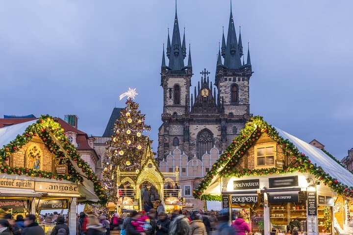 Charles Bridge & Old Town Prague Tour with Audioguide