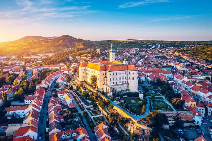 From Prague to Vienna Full Day City to City Private Tour