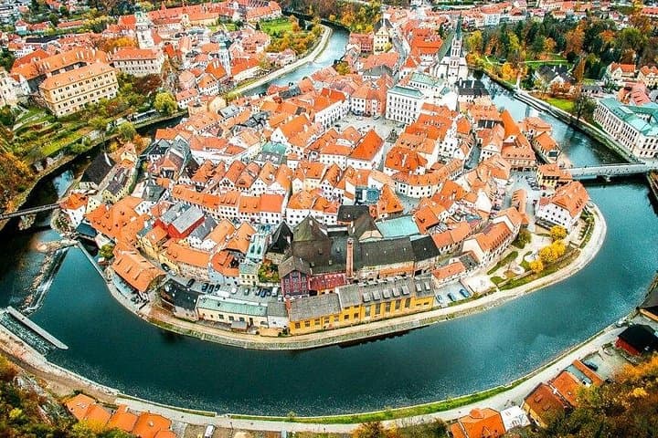 Private Transfer from Prague to Český Krumlov