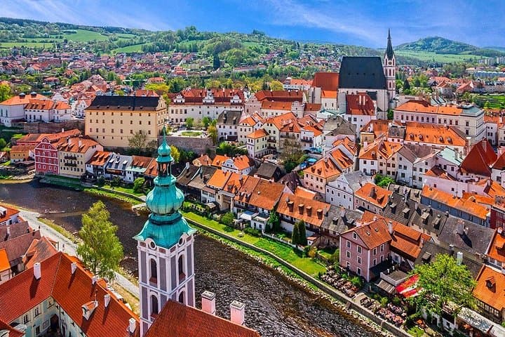 Private Transfer from Prague to Český Krumlov