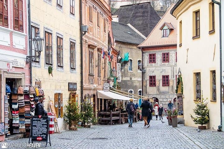Prague to Vienna Private Transfer with Cesky Krumlov stop